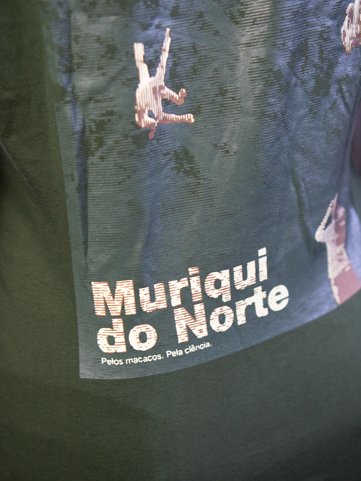 Camiseta Abraços da Floresta